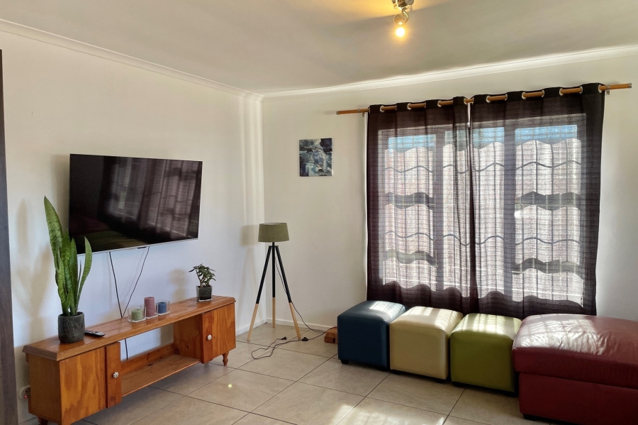 To Let 3 Bedroom Property for Rent in Strandfontein Western Cape